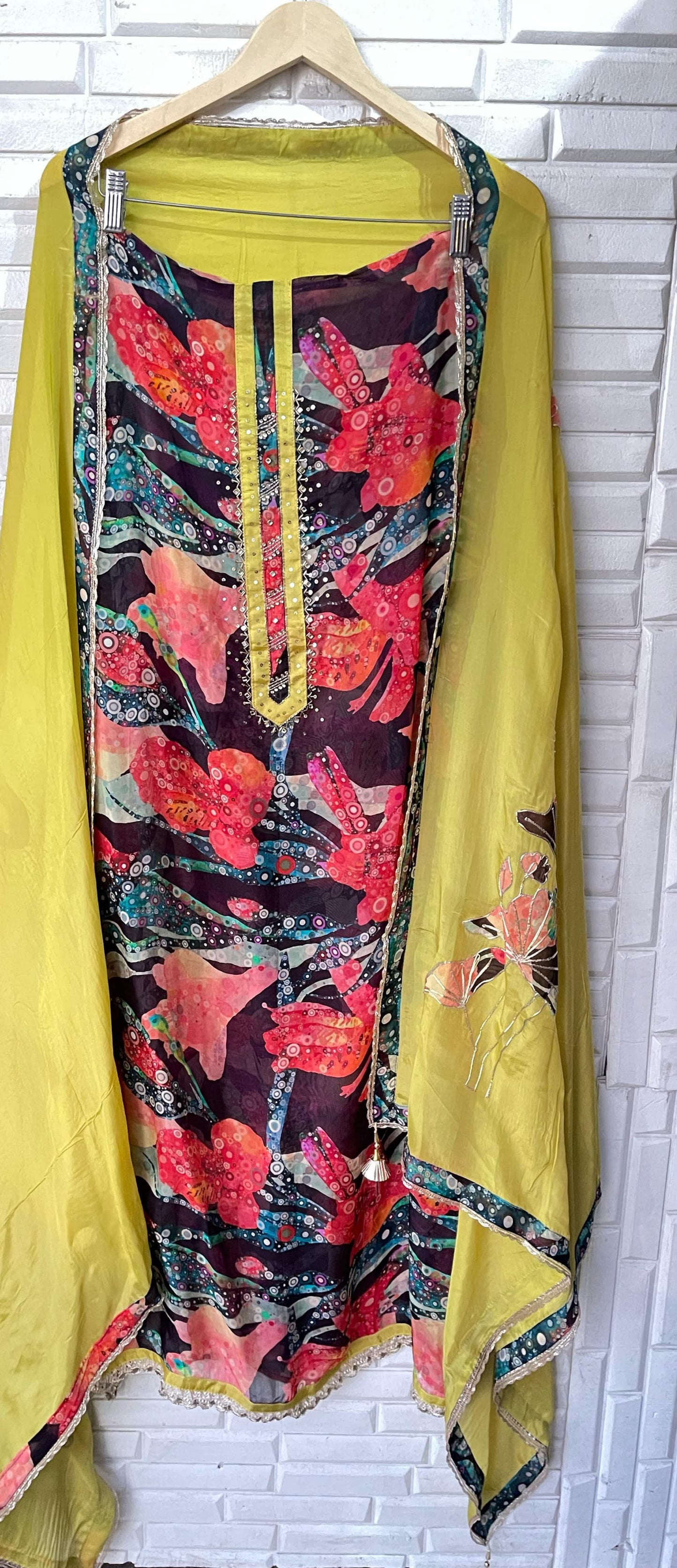 Organza Printed Unstitched Ladies Suit Rc16739