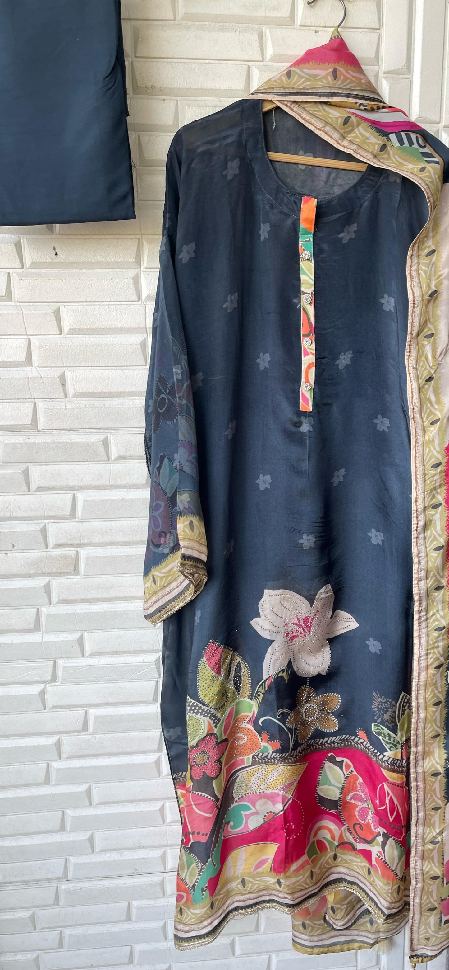 Muslin Silk Semi-Stitched Ladies Suit Rc16756