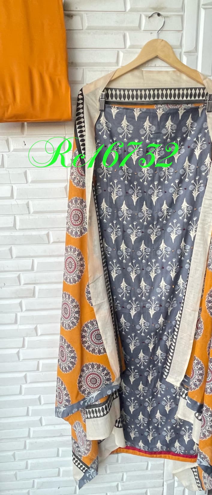 Cotton Unstitched Ladies Suit Rc16732