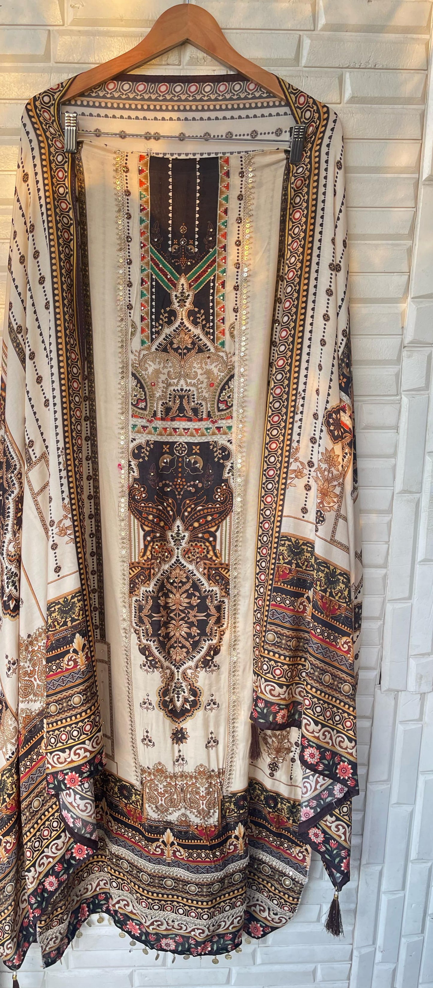 Pakistani Style Muslin Unstitched Ladies Suit Rc16729