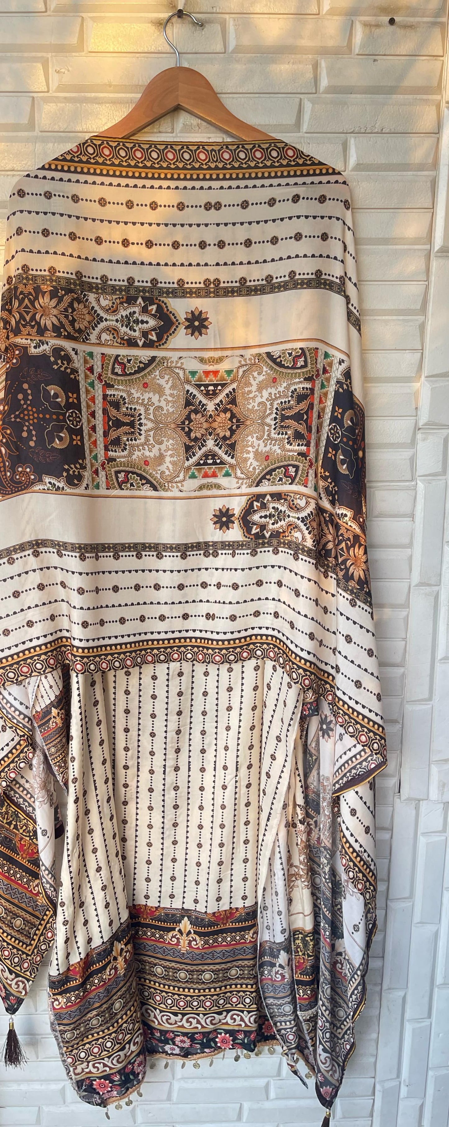 Pakistani Style Muslin Unstitched Ladies Suit Rc16729