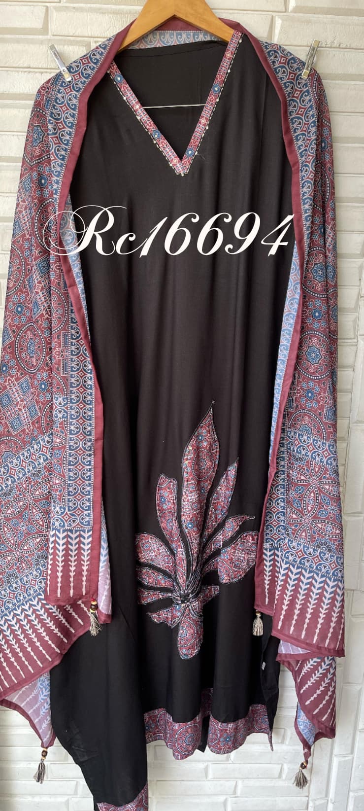 Fine Cotton Unstitched Ladies Suit Rc16694