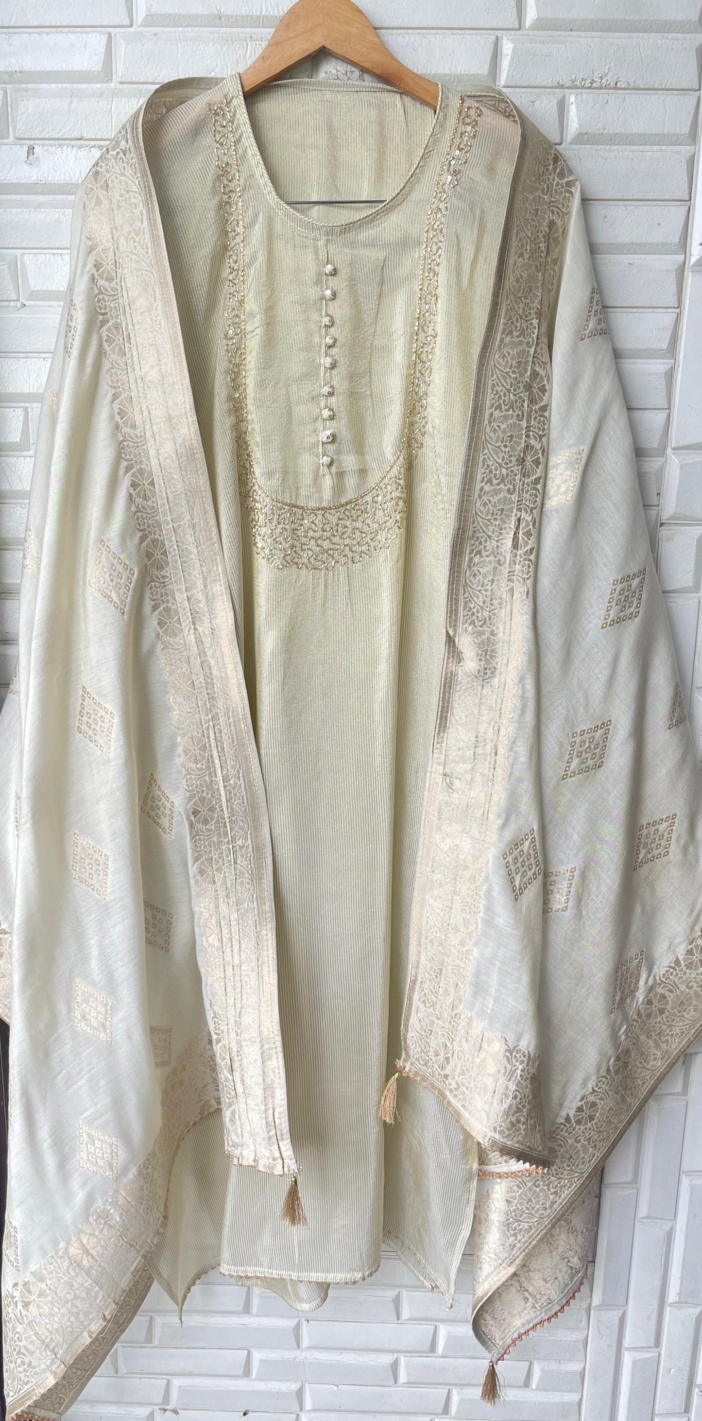 Shimmer silk unstitched ladies suit Rc17641