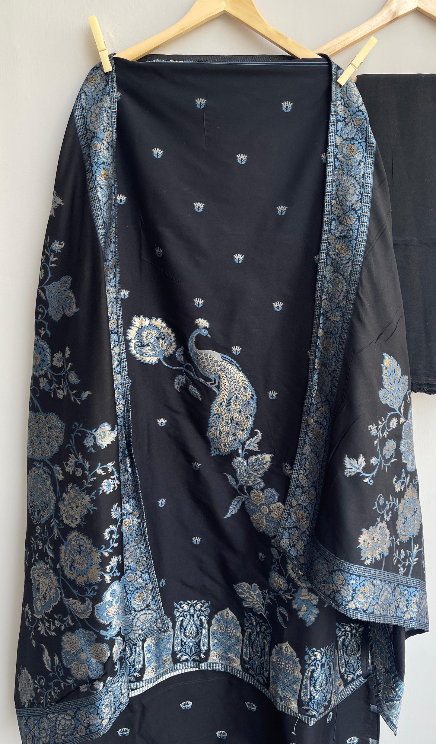 Banarasi jaam dhaani cotton silk unstitched ladies suit Rc17924