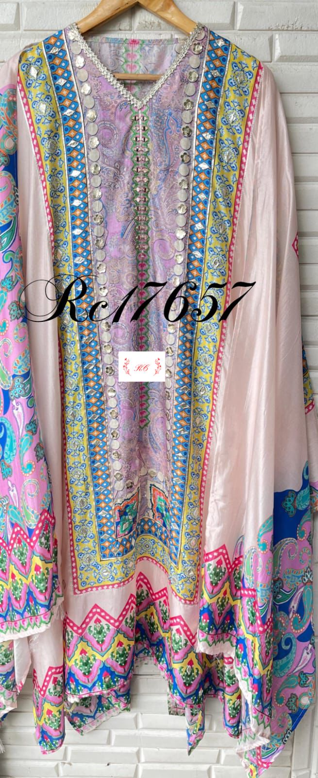 Silk unstitched ladies suit Rc17657