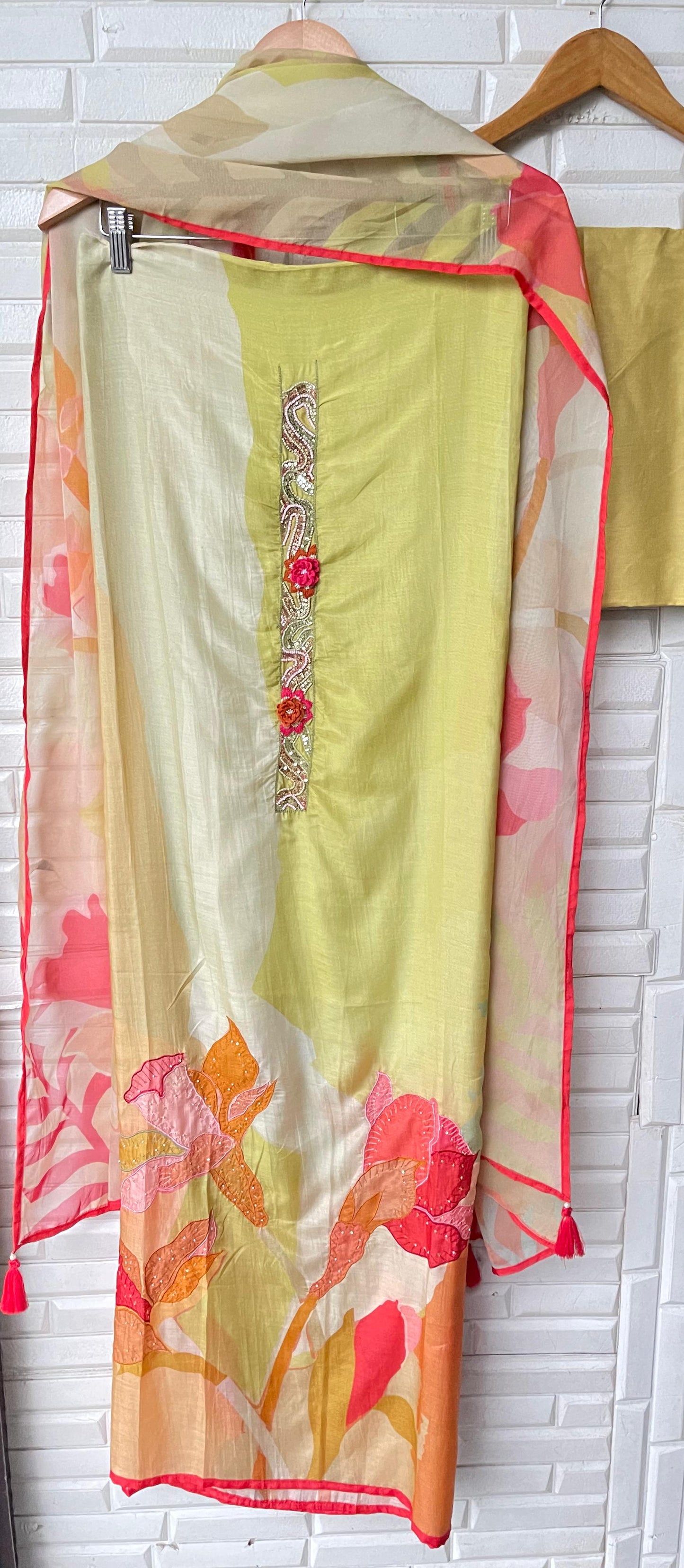 Pure muslin unstitched ladies suit Rc17628