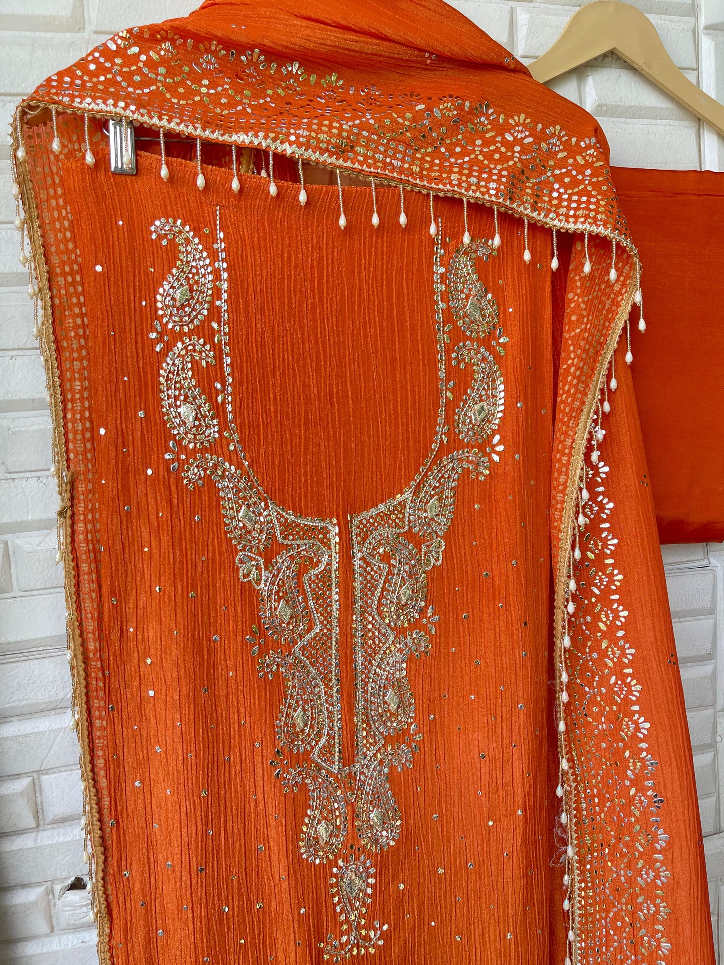 Crushed shimmer tissue unstitched ladies suit Rc17682