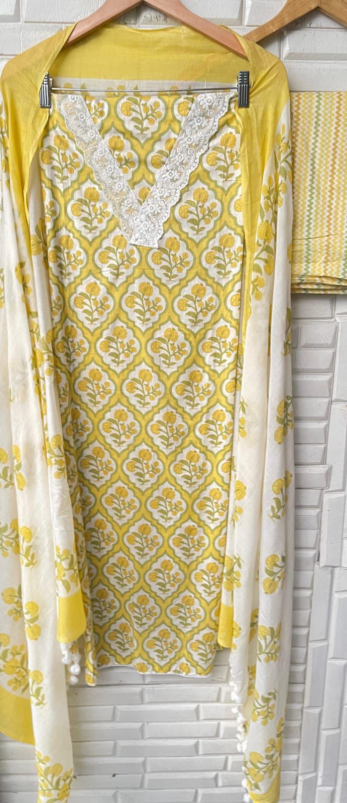 Cotton Printed Unstitched Ladies Suit Rc17398(c)