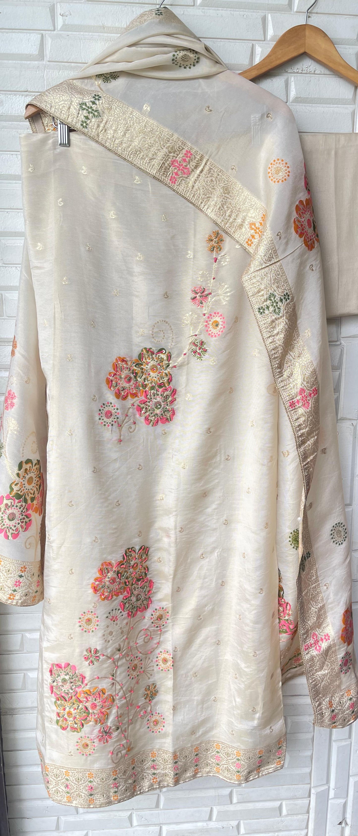Shimmer banarasi silk unstitched ladies suit Rc17567