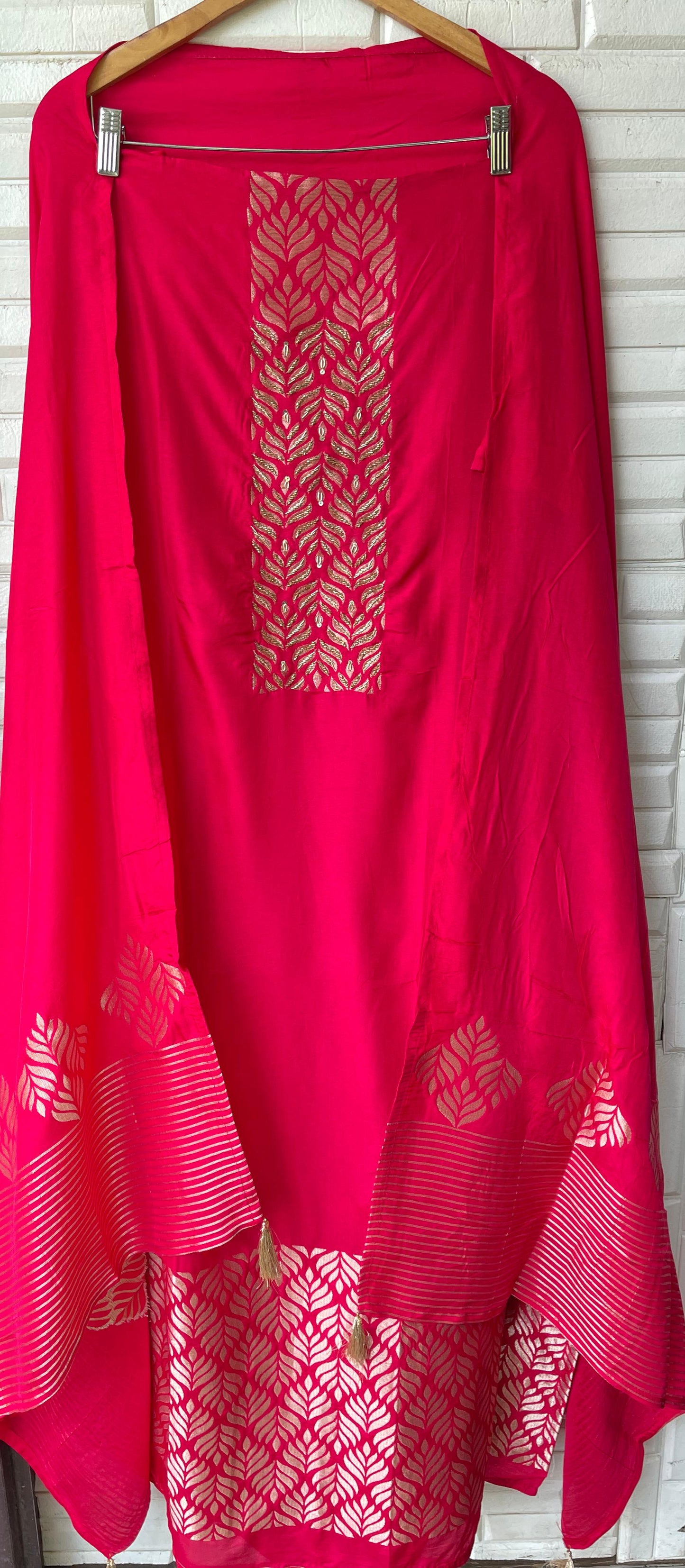 Banarasi silk unstitched ladies suit Rc17686
