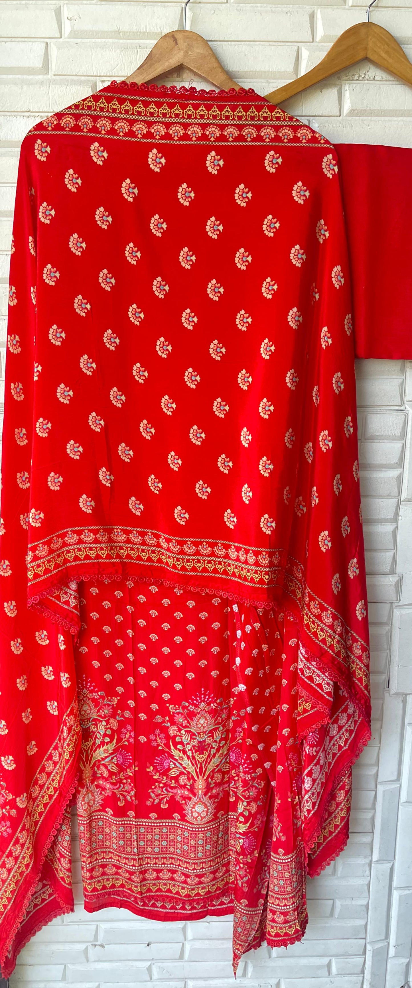 Crape satin unstitched ladies suit Rc17810