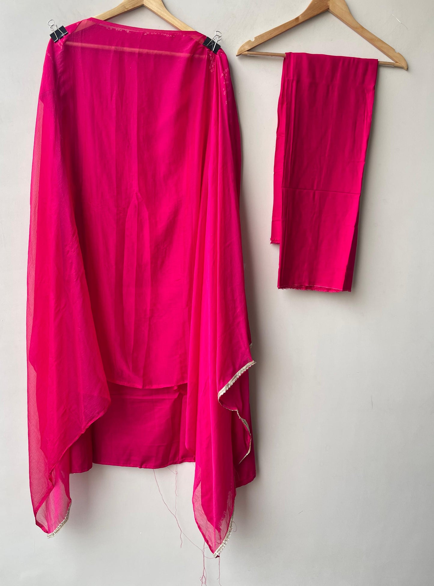 Muslin baandni printed unstitched ladies suit