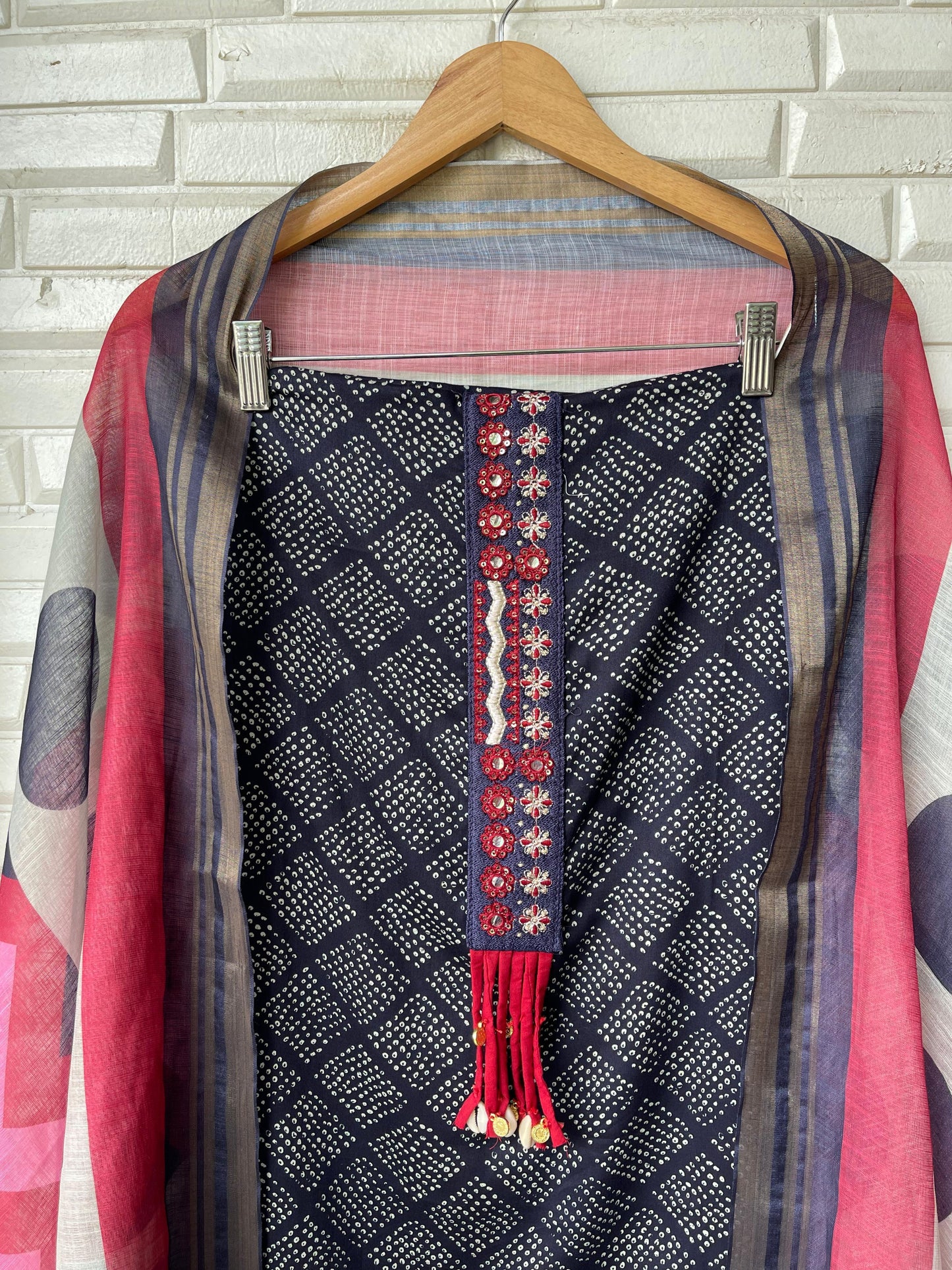 Soft Fine Cotton Unstitched Ladies Suit Rc 17190