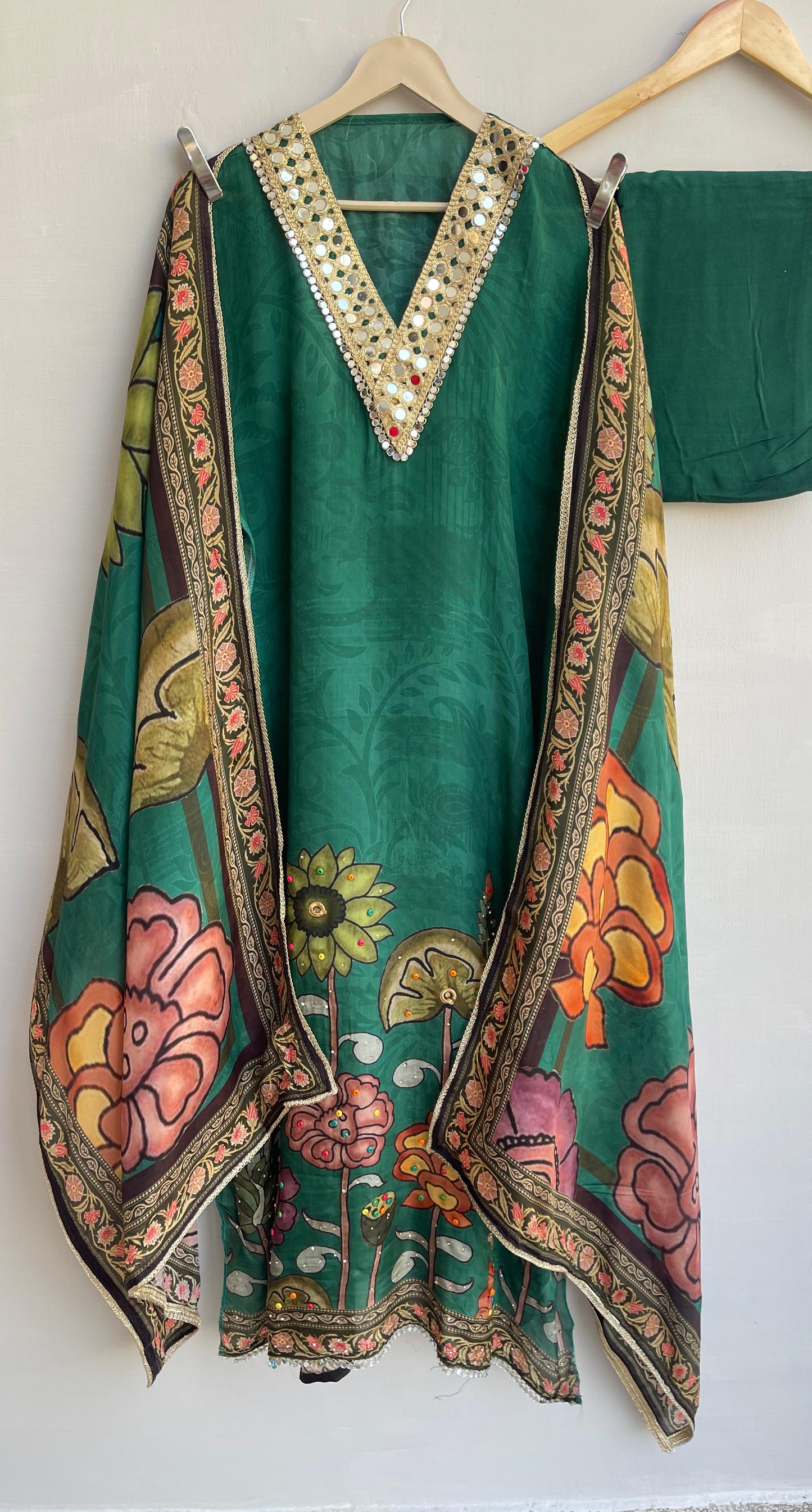 Crape satin unstitched ladies suit Rc17884