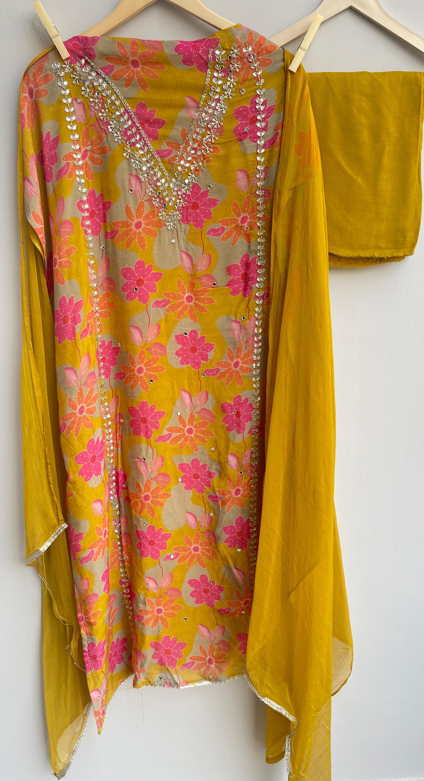 Self soft organza unstitched ladies suit Rc17951