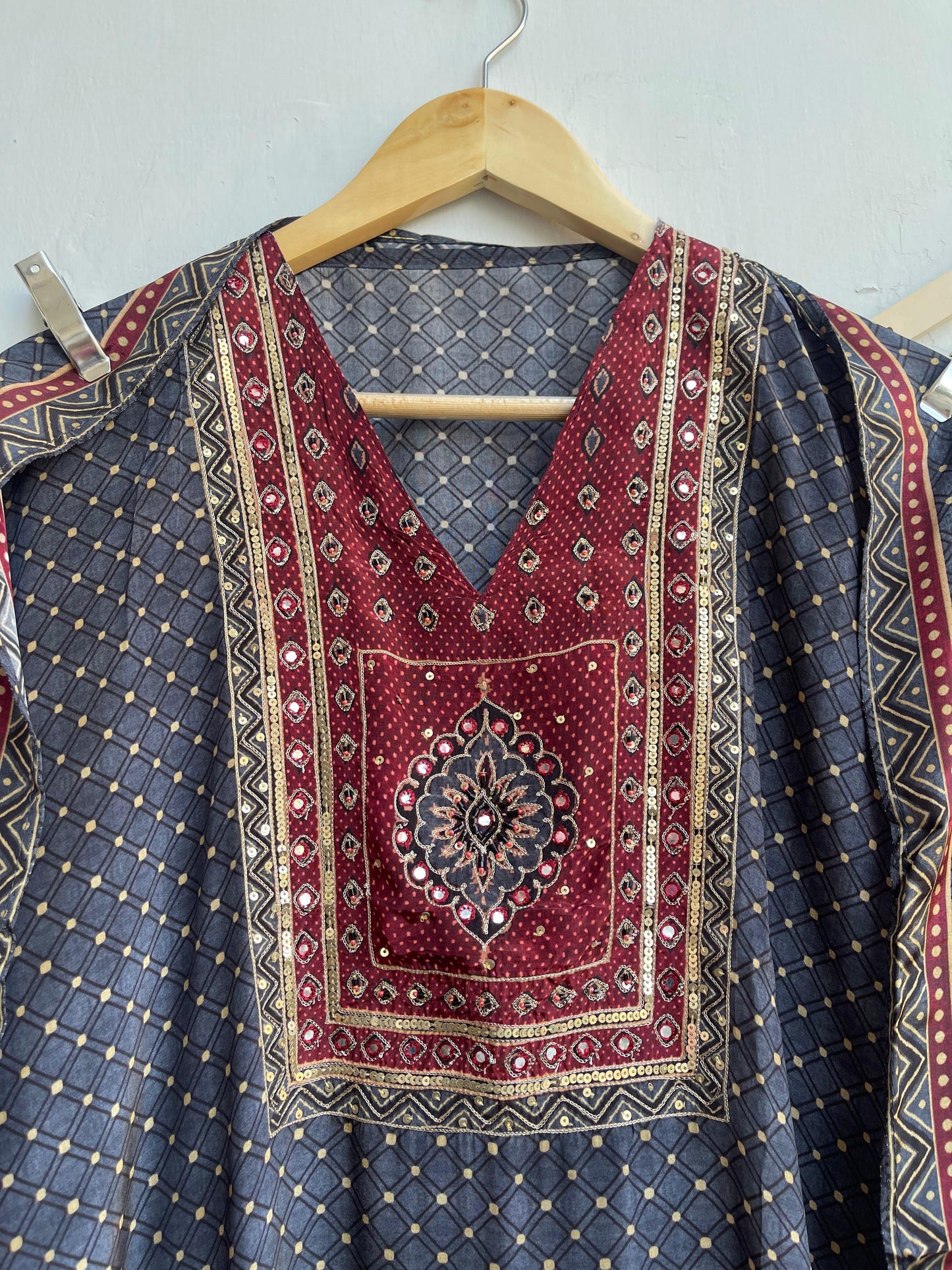 Crape satin unstitched ladies suit Rc17868