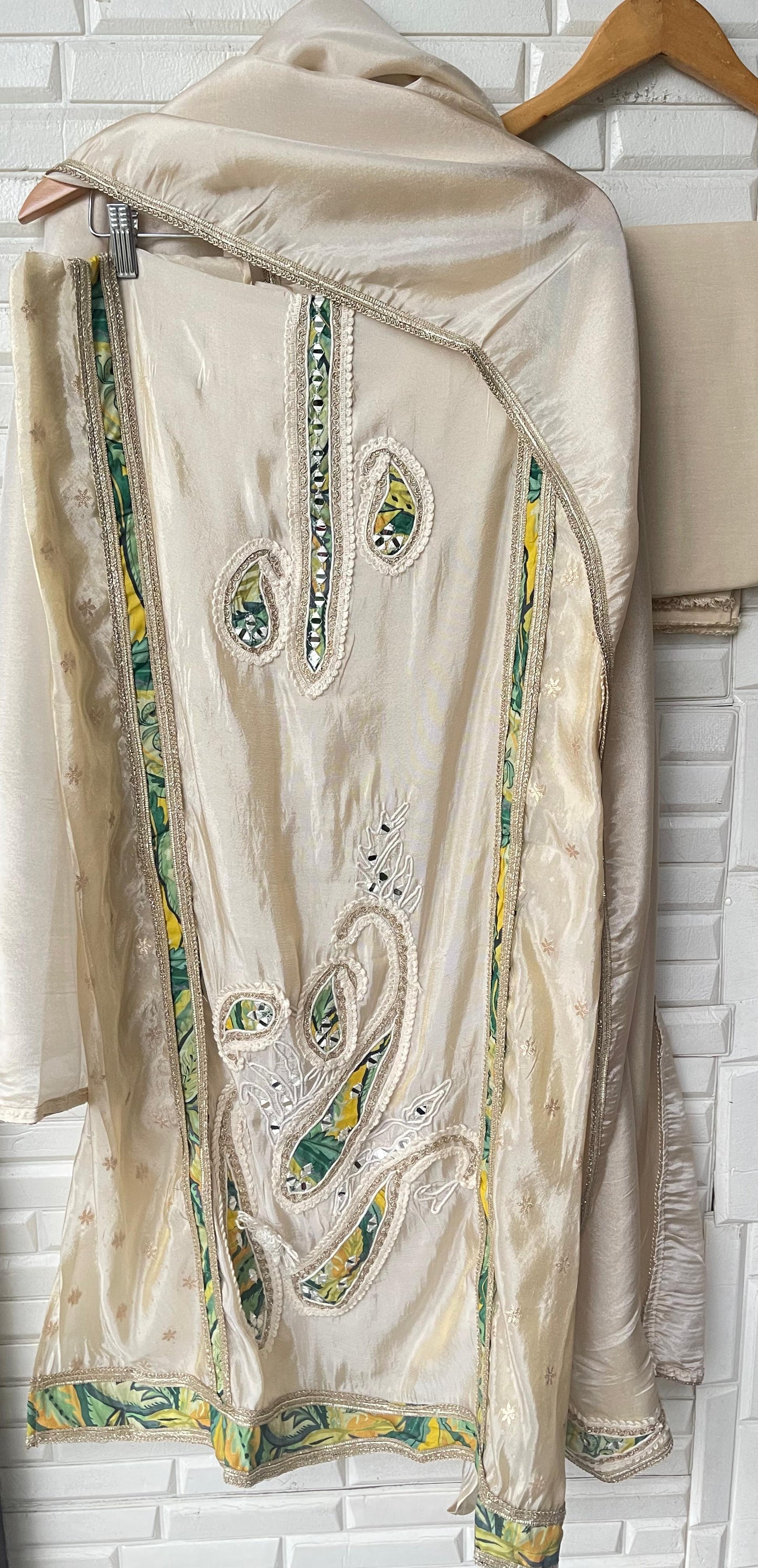 Banarasi shimmer silk unstitched ladies suit Rc17674(b)