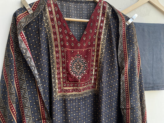 Crape satin unstitched ladies suit Rc17868