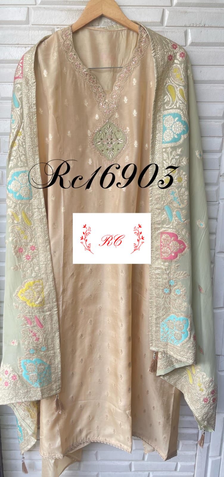 Silk unstitched ladies suit Rc16903
