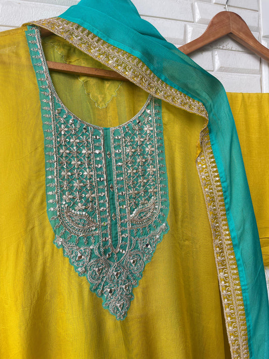 Burberry unstitched ladies suit Rc17783