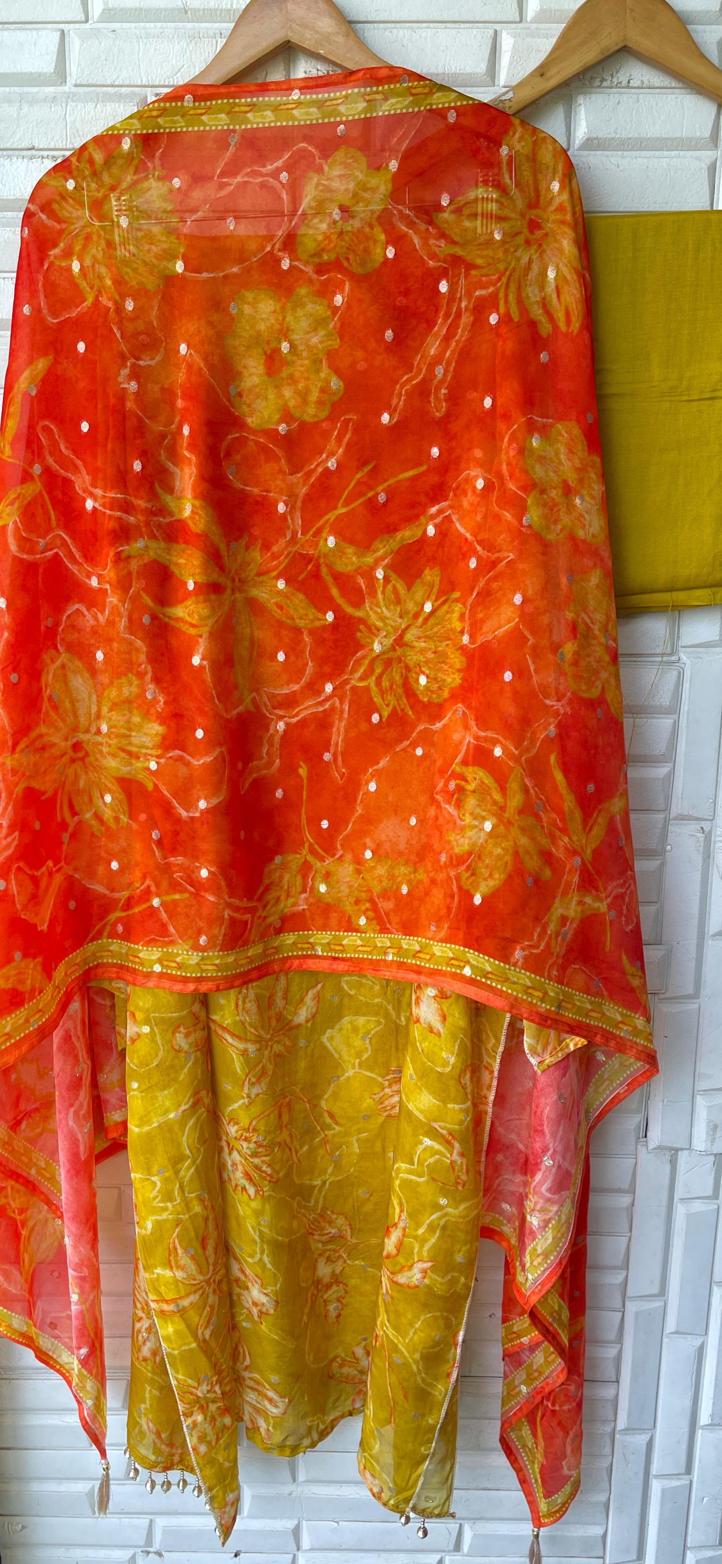 Banarasi organza unstitched ladies suit Rc17678