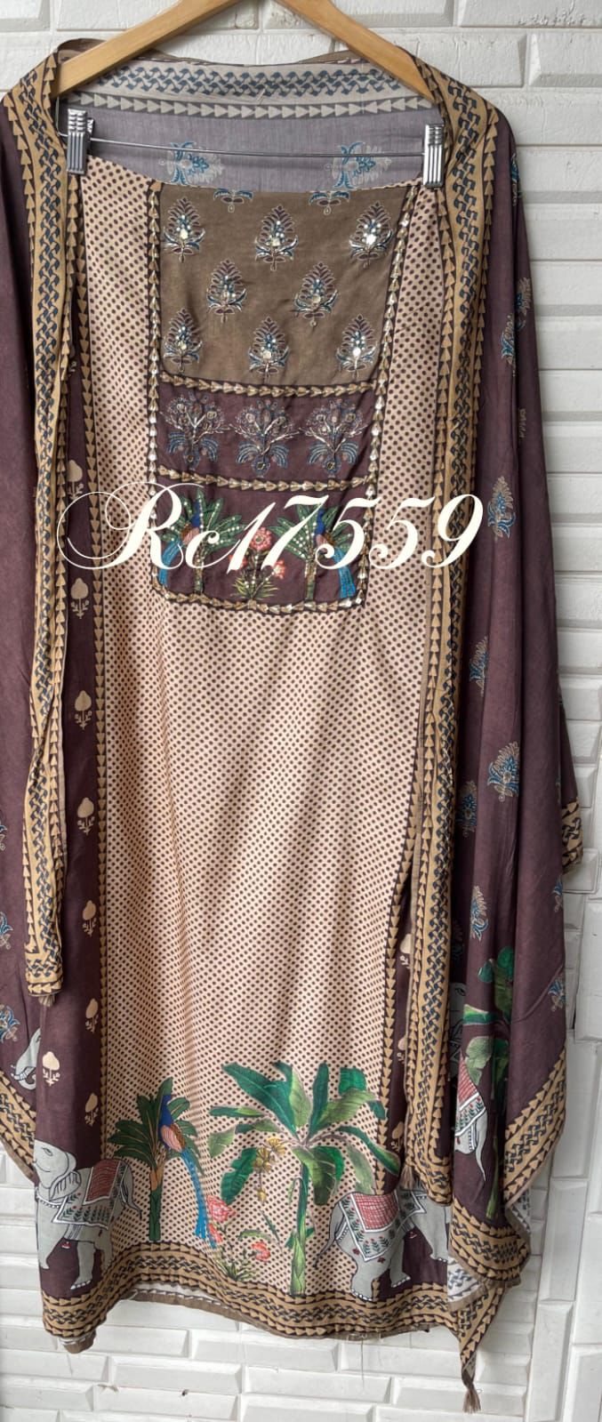 Muslin printed unstitched ladies suit Rc17559
