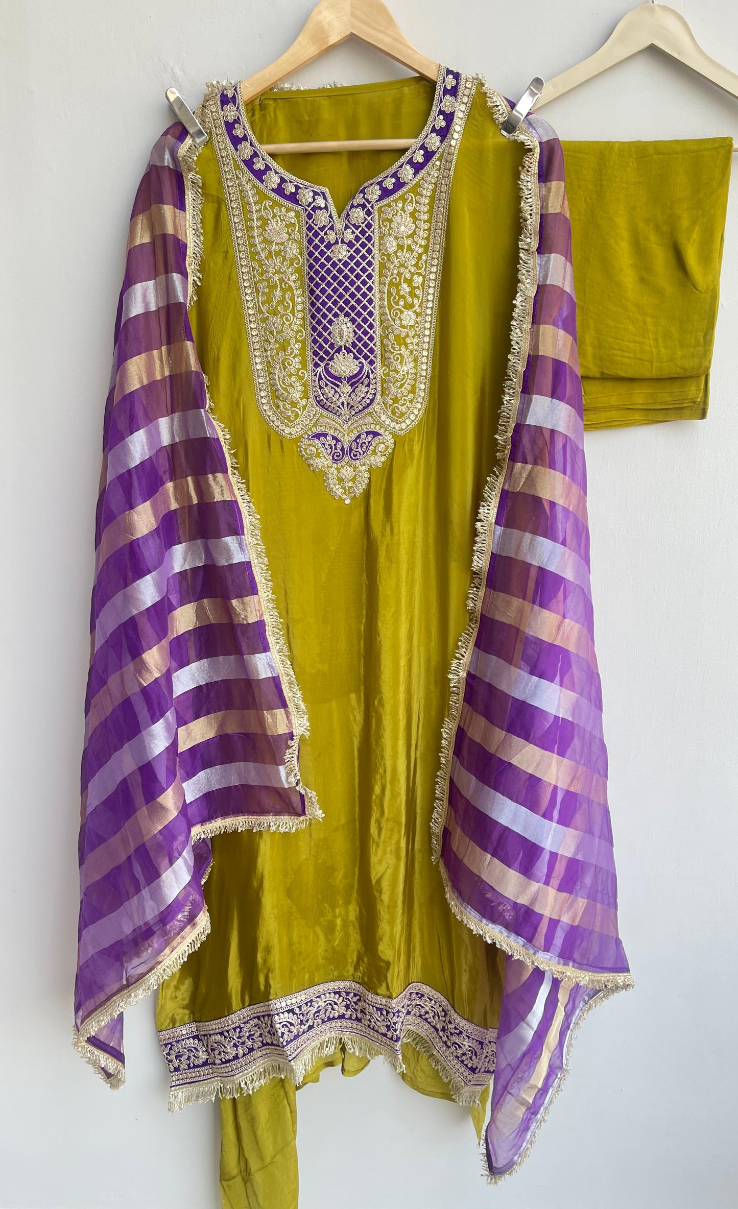 Silk unstitched ladies suit Rc17931 (a)