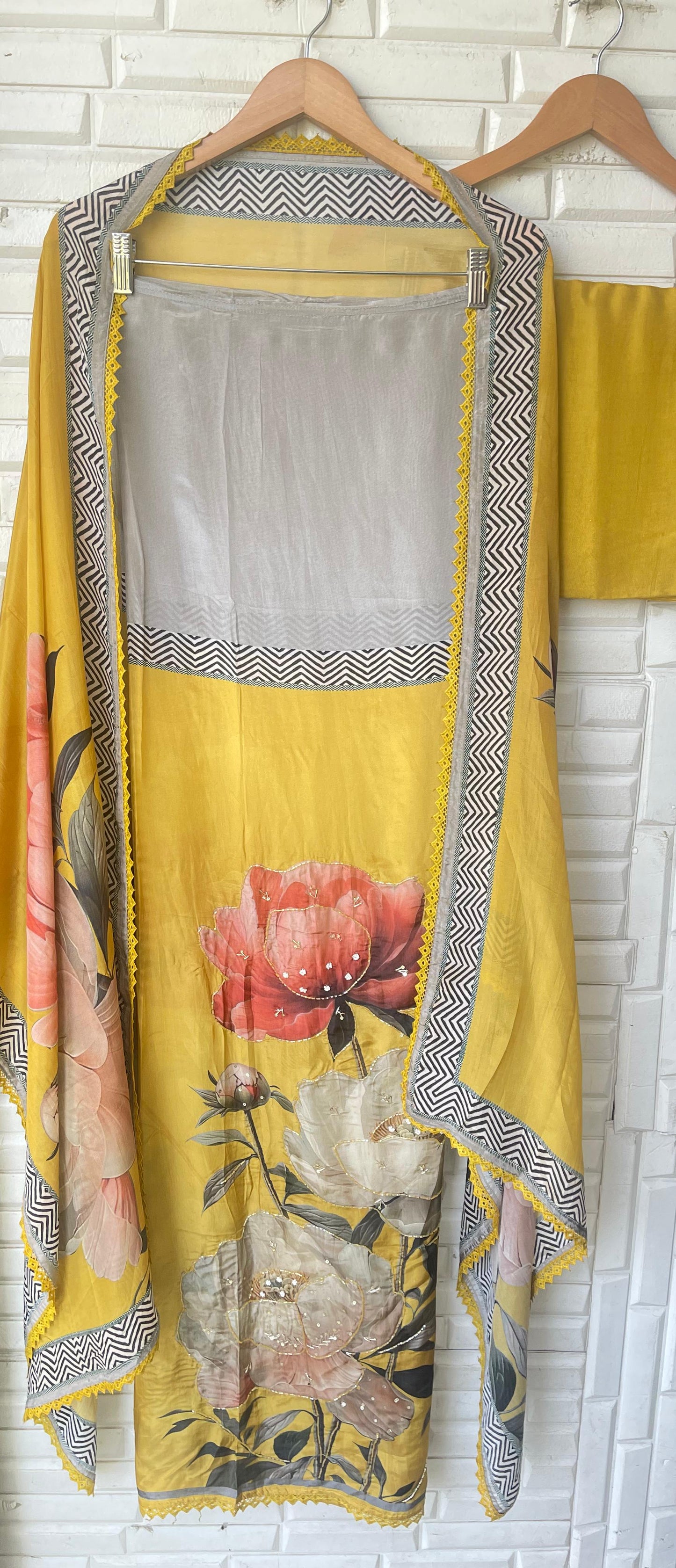 Crape satin unstitched ladies suit Rc17830 (b)