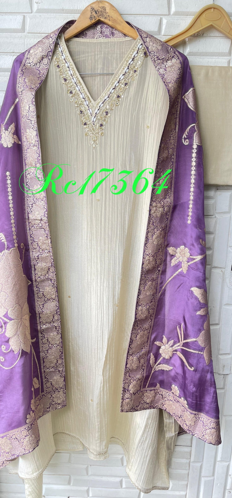 Shimmer tissue unstitched ladies suit Rc17364