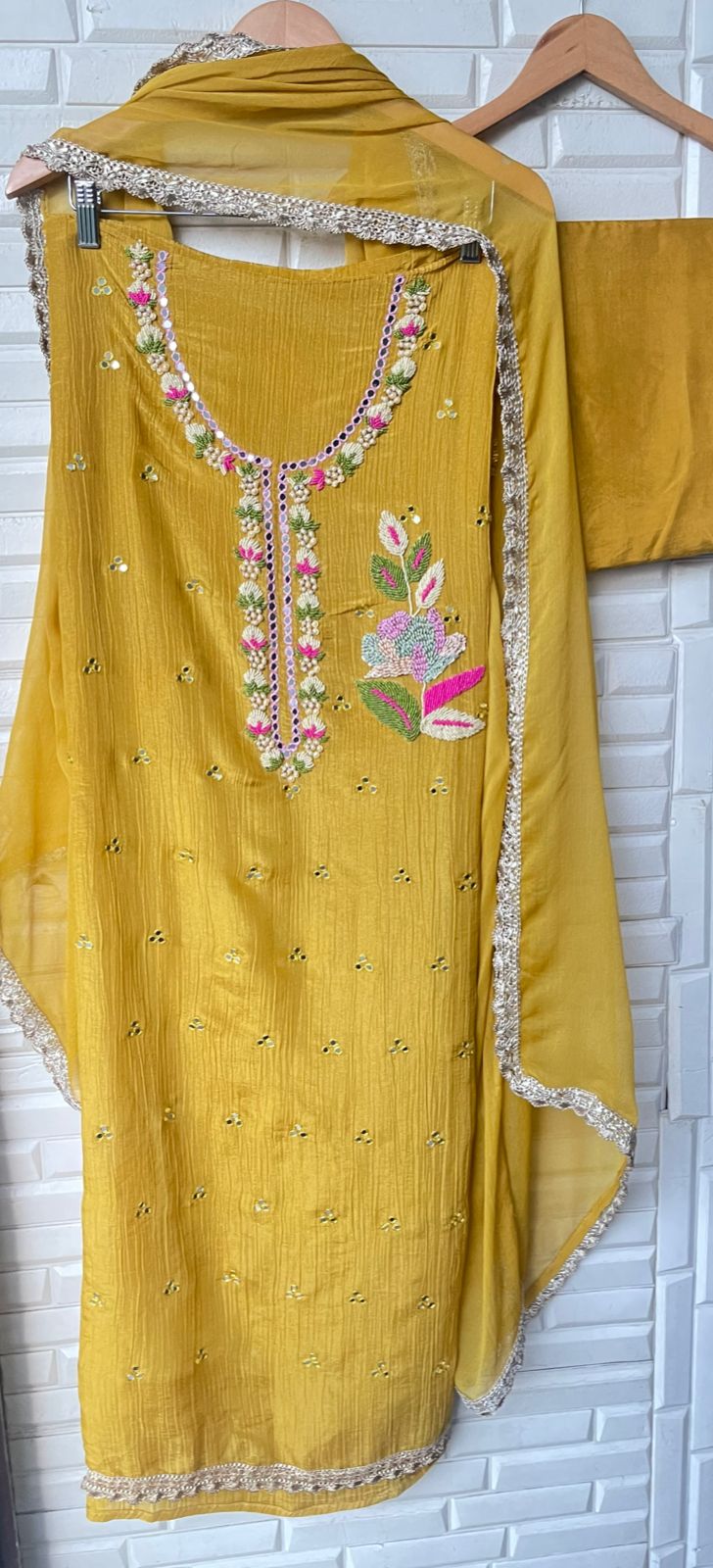 Crushed shimmer tissue unstitched ladies suit Rc17636