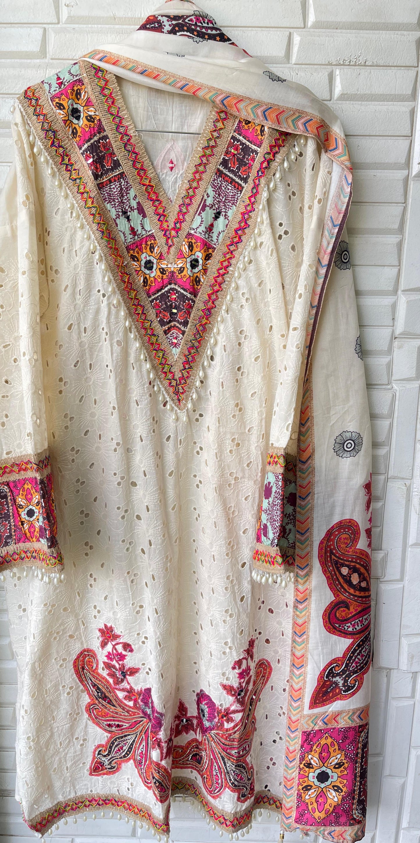 Chikan cotton unstitched ladies suit Rc17428
