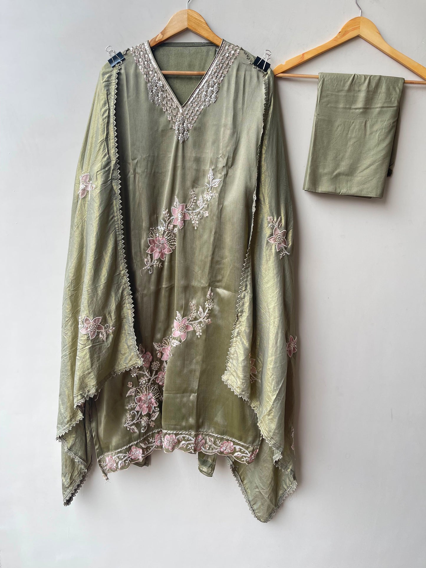 Pure shimmer giraffe silk unstitched ladies suit Rc19170 (b)