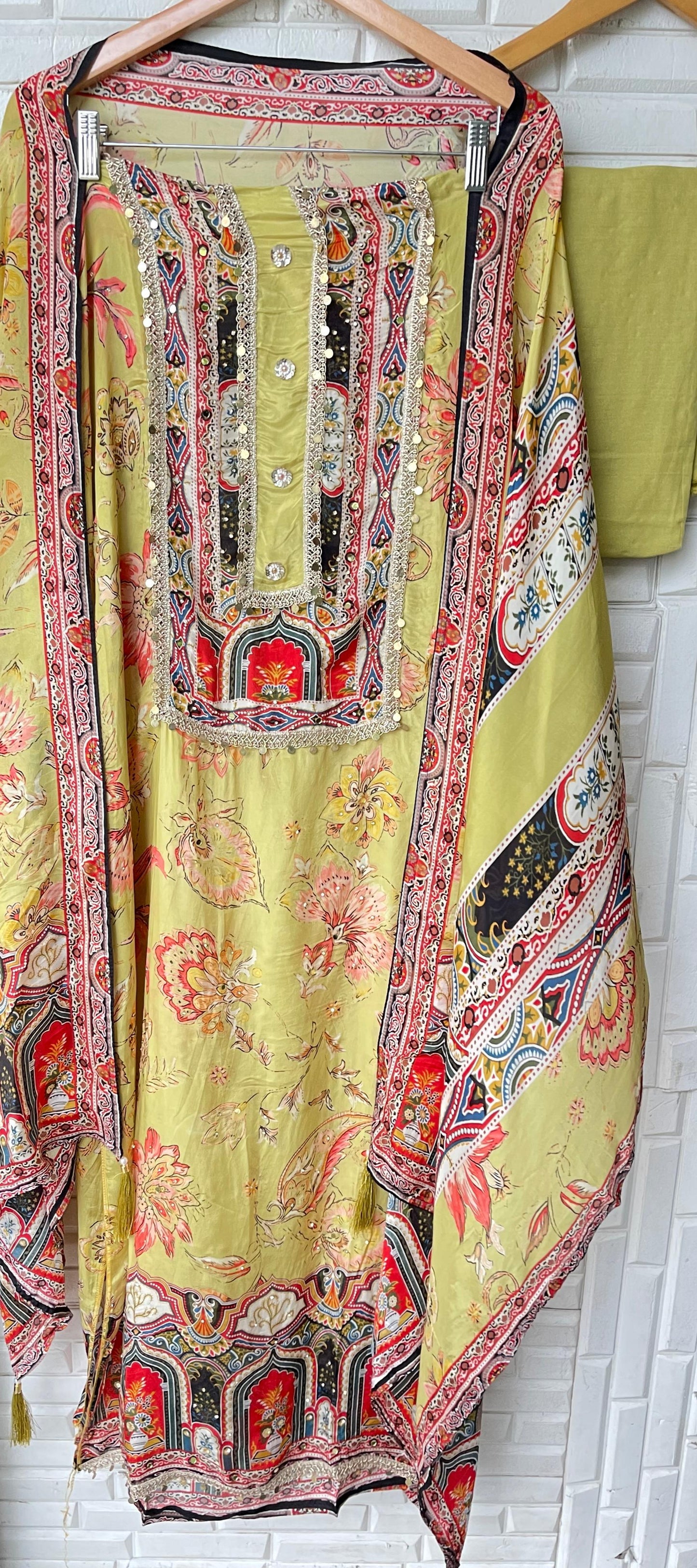 Muslin silk unstitched ladies suit Rc17403