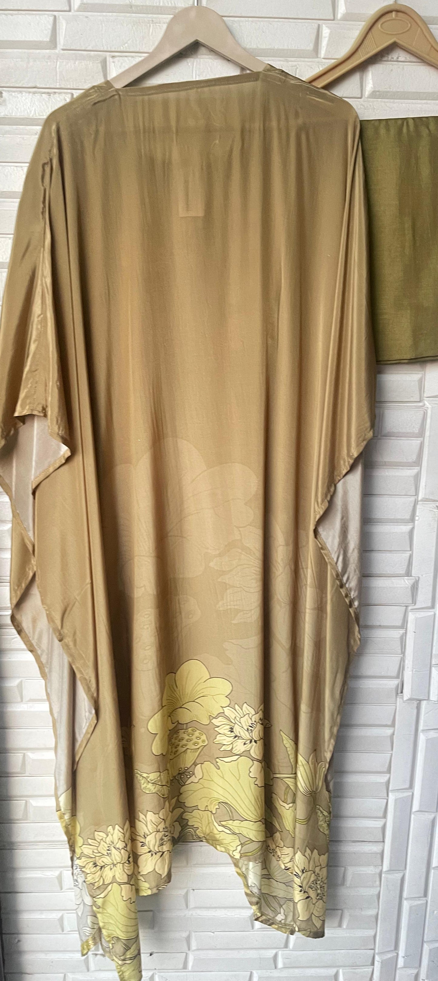 Crepe silk unstitched ladies suit Rc17634
