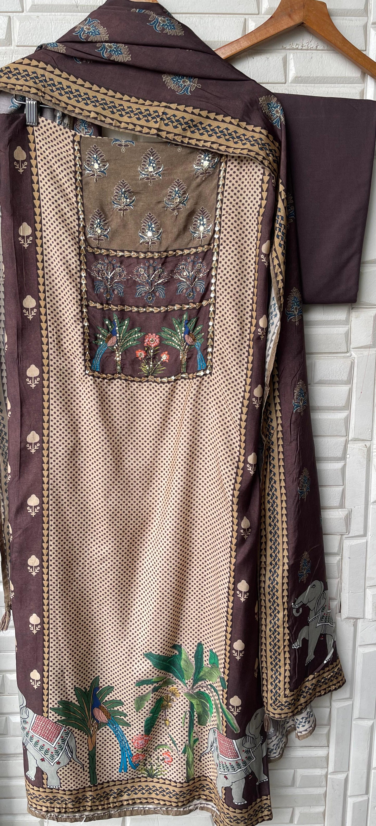 Muslin printed unstitched ladies suit Rc17559