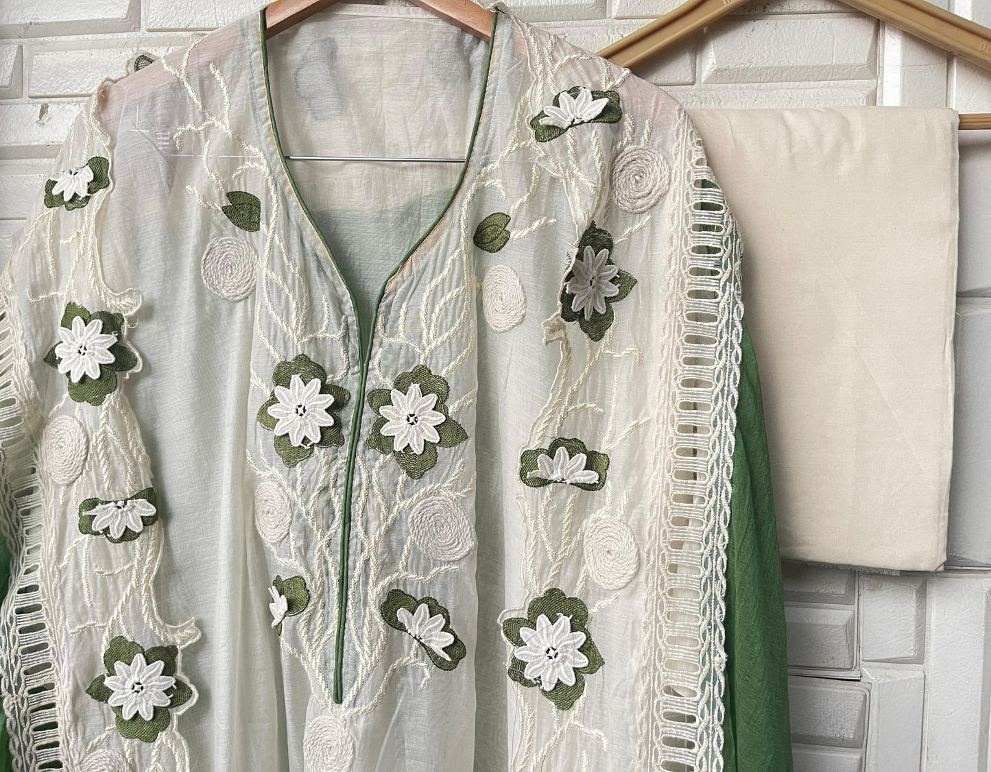 Mul chanderi unstitched ladies suit Rc17466 (a)