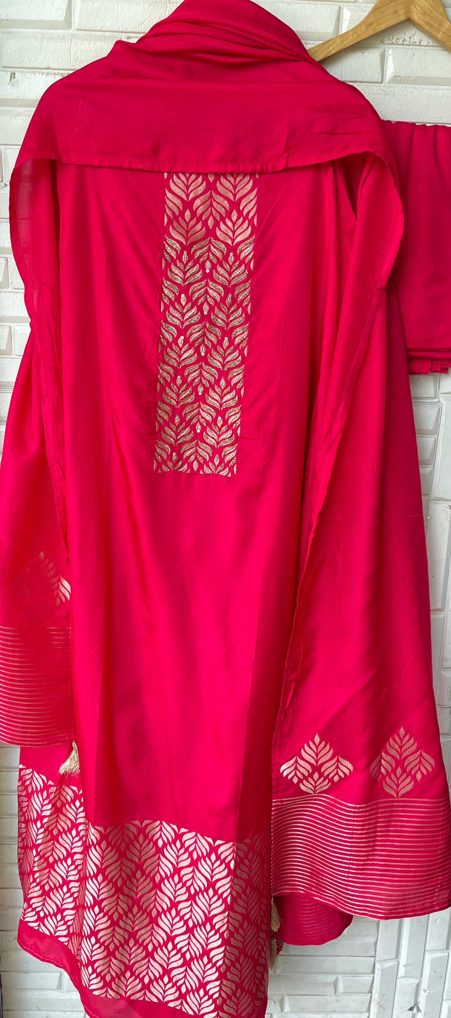 Banarasi silk unstitched ladies suit Rc17686
