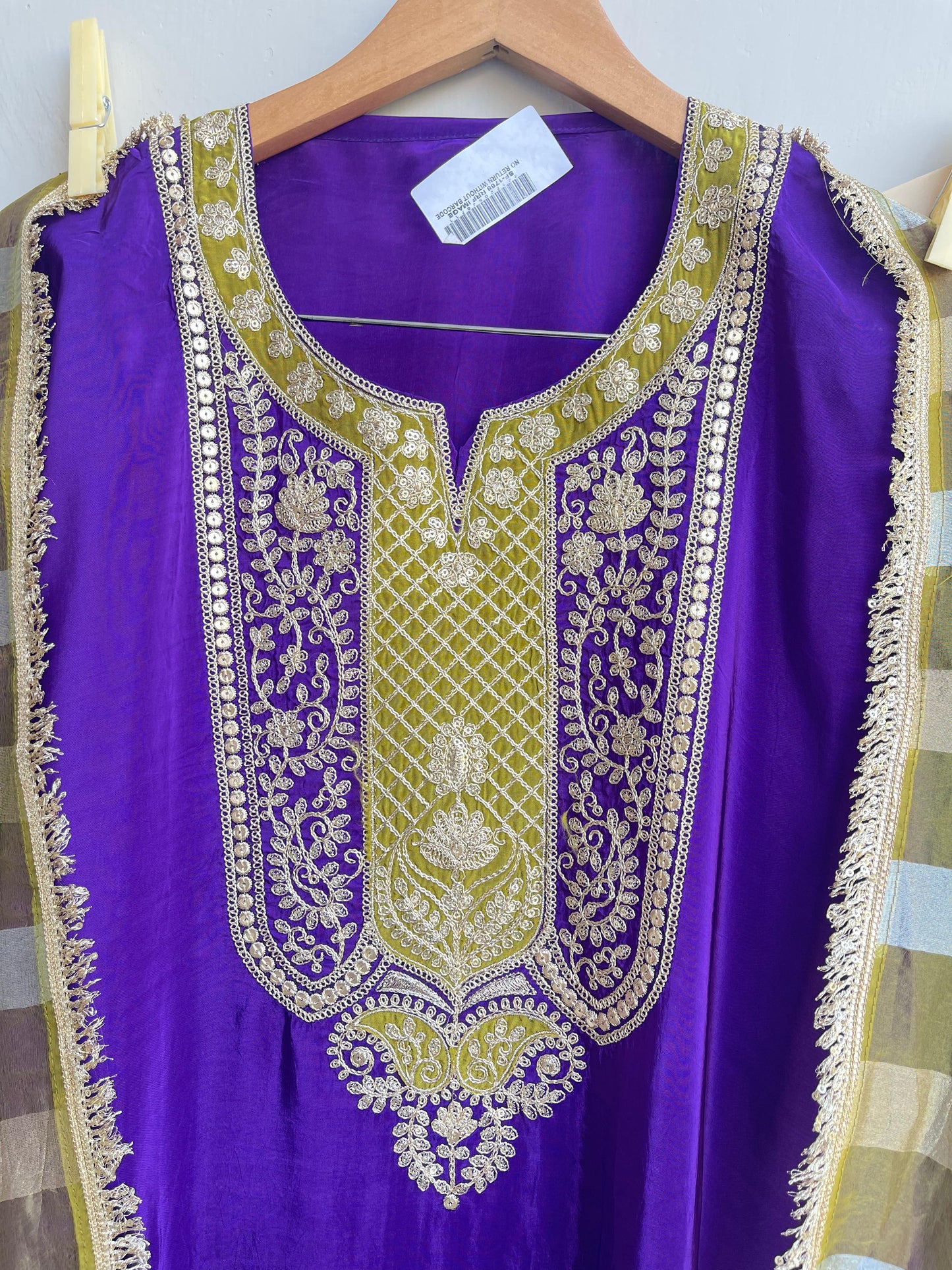 Silk fabric unstitched ladies suit Rc17941