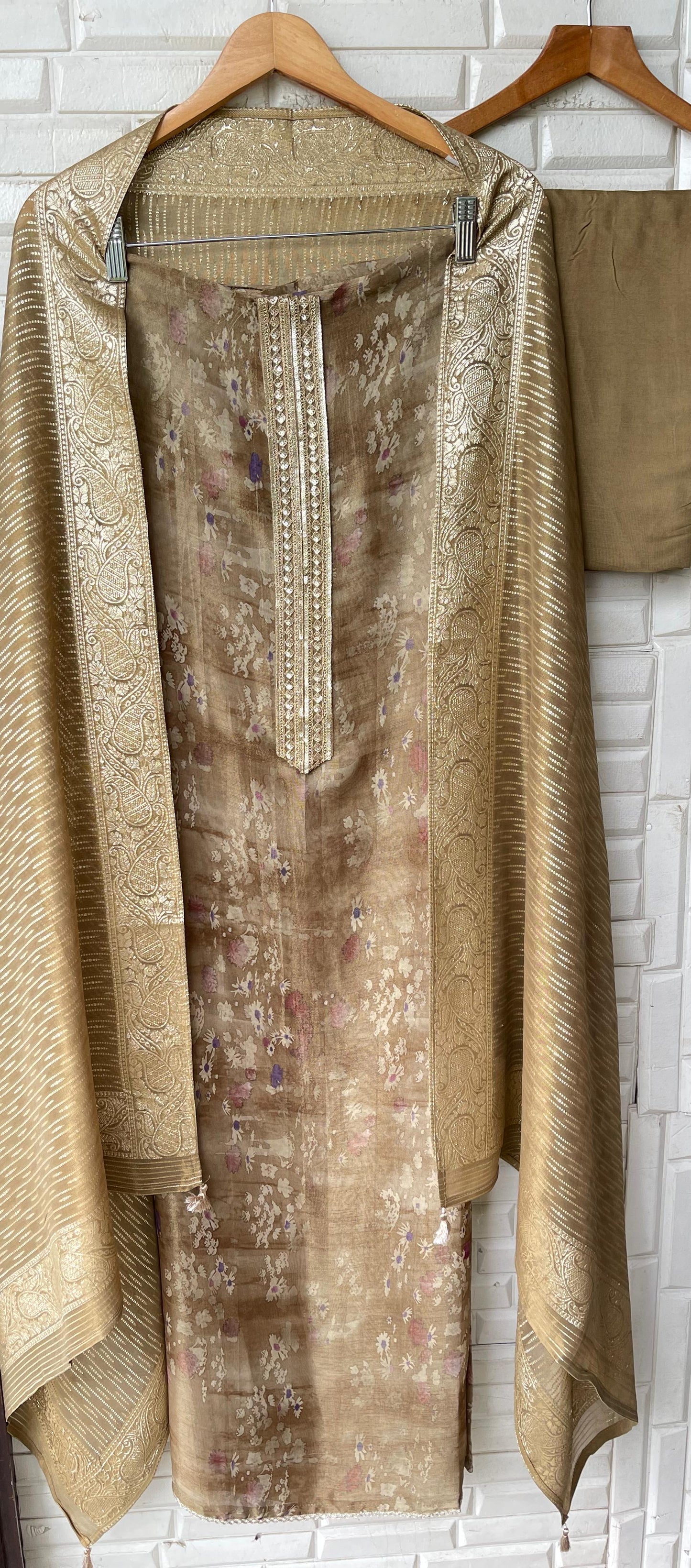 Banarasi shimmer silk unstitched ladies suit Rc17666 (a)