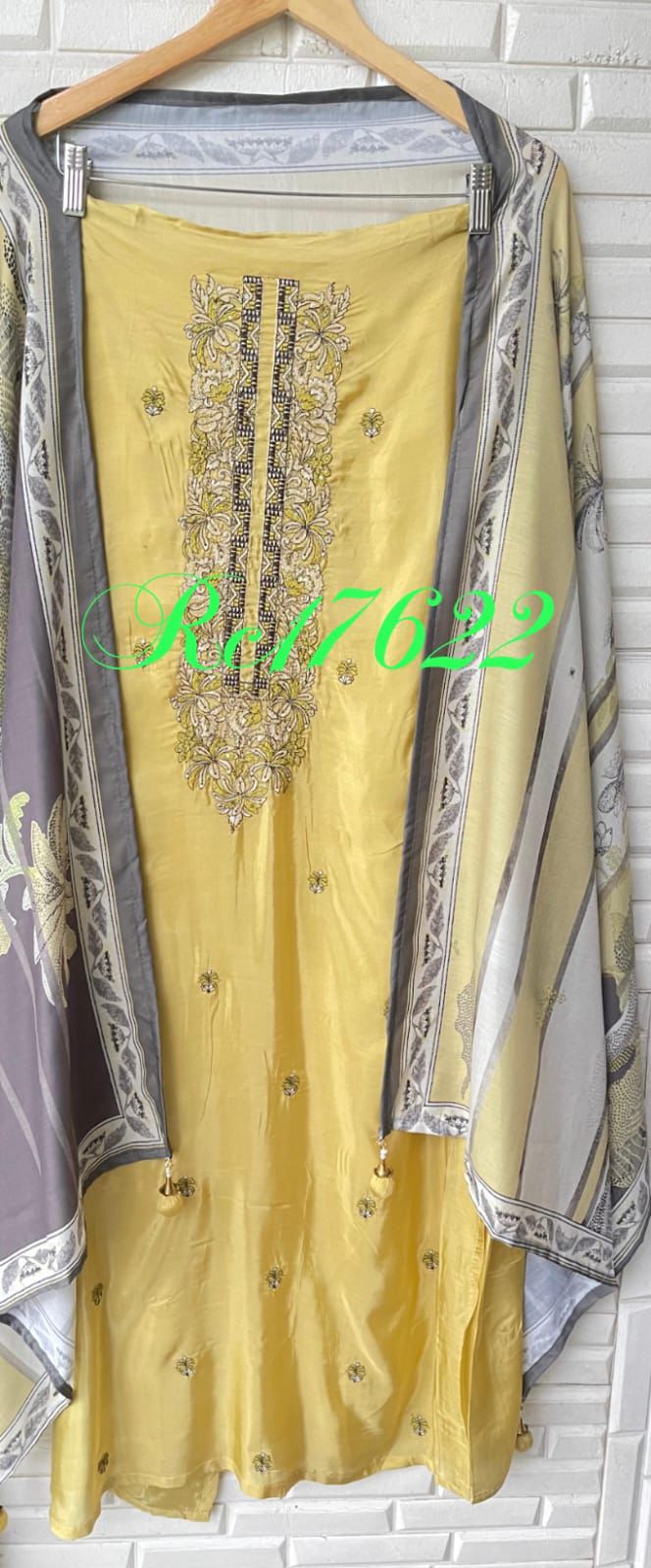 Paper silk unstitched ladies suit Rc17622