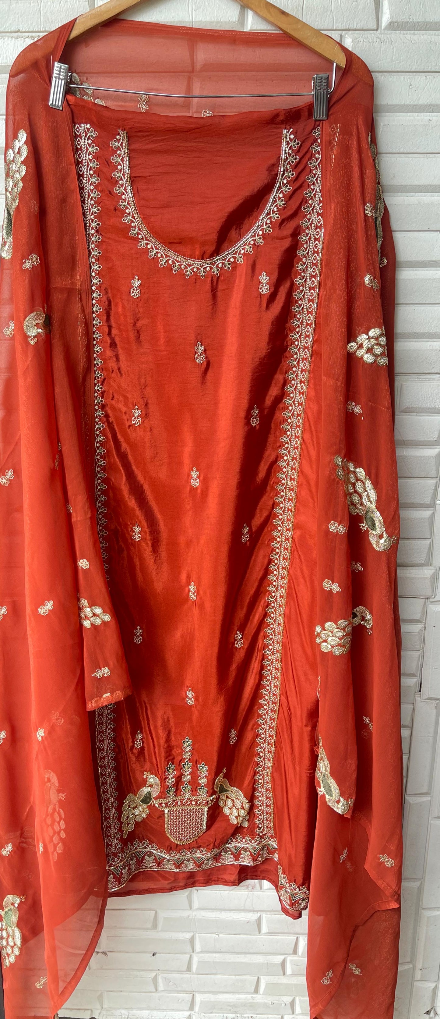 Silk fabric unstitched ladies suit Rc17660