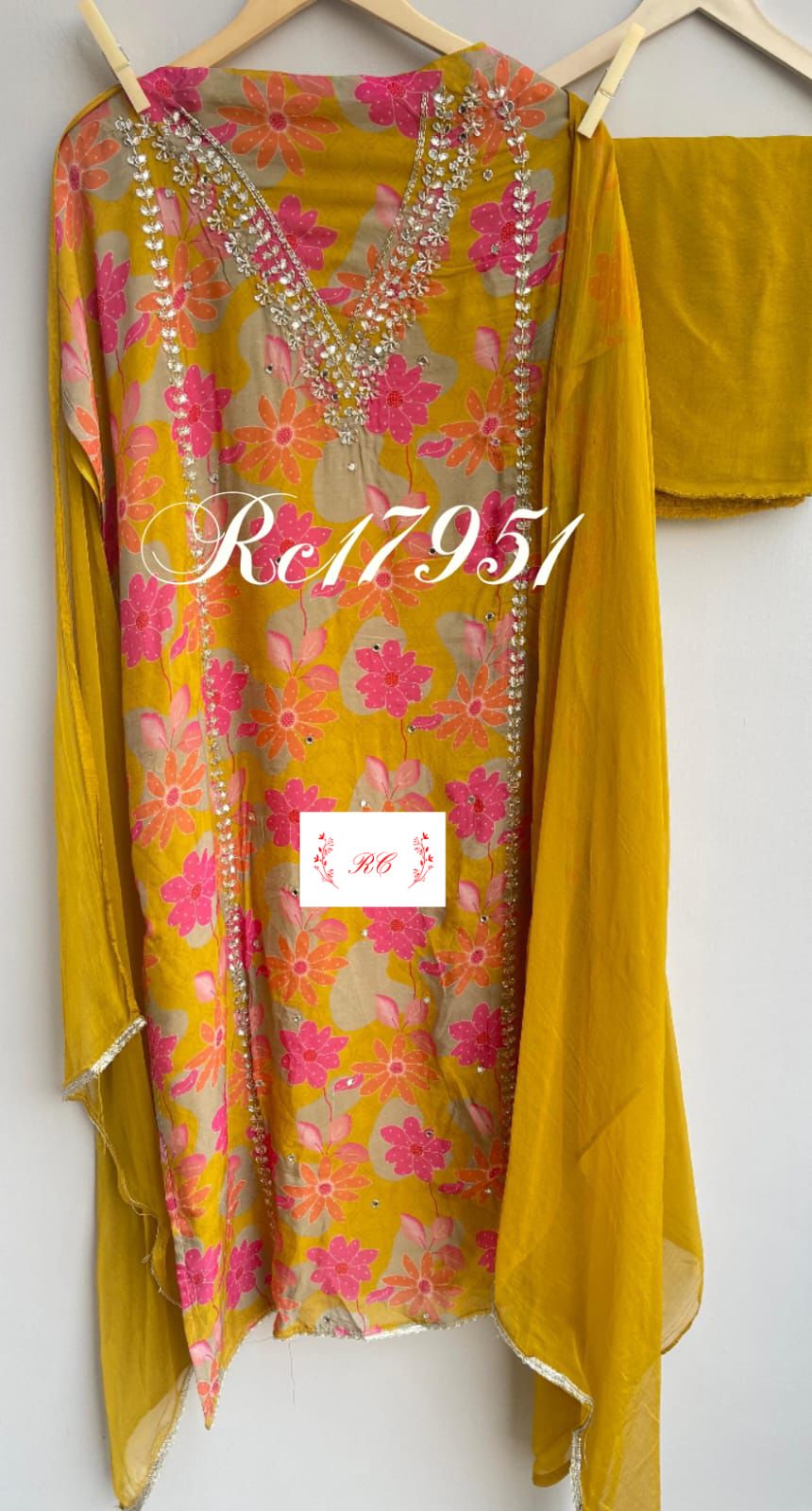 Self soft organza unstitched ladies suit Rc17951