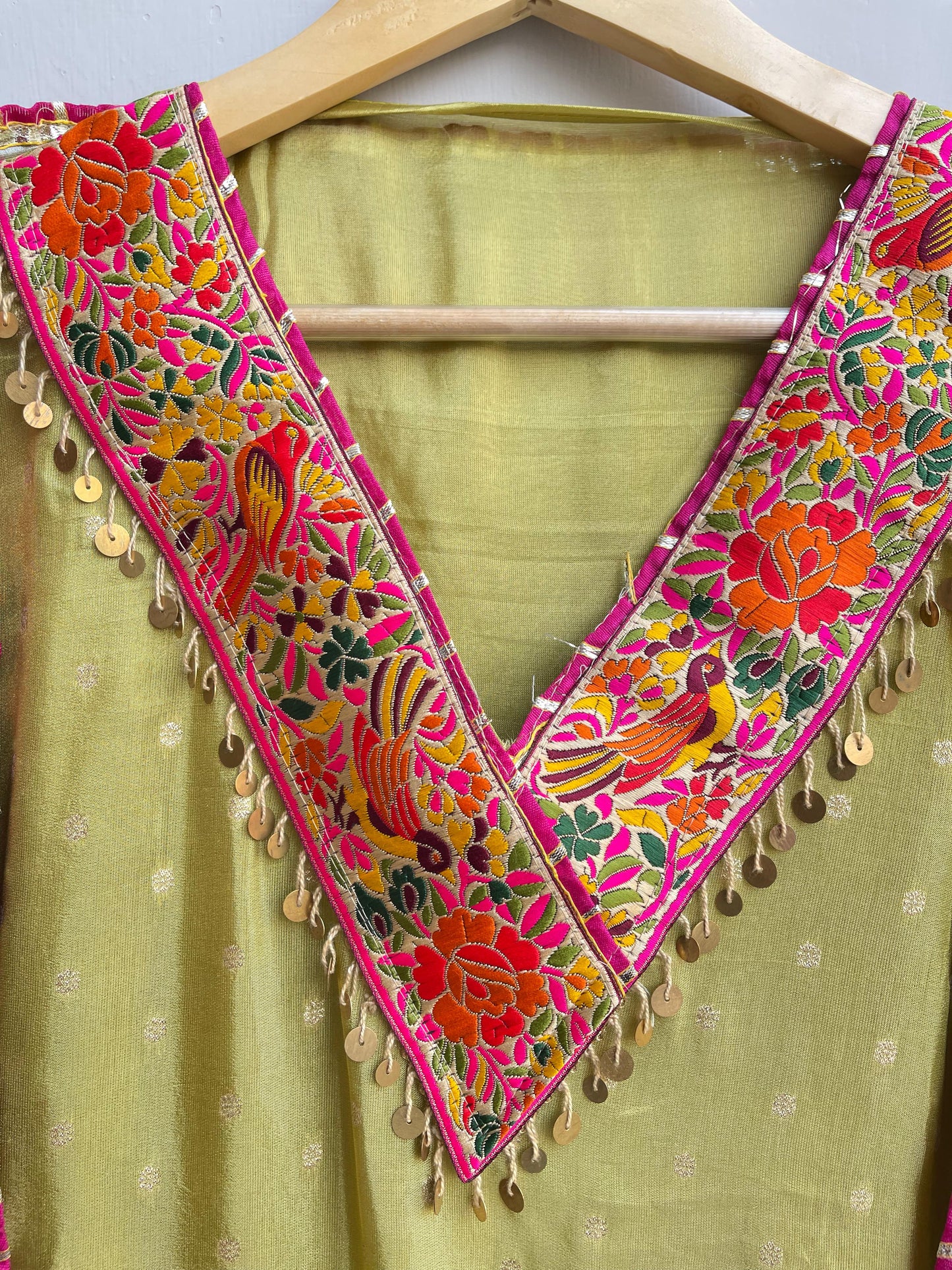 Banarasi silk unstitched ladies suit Rc17948