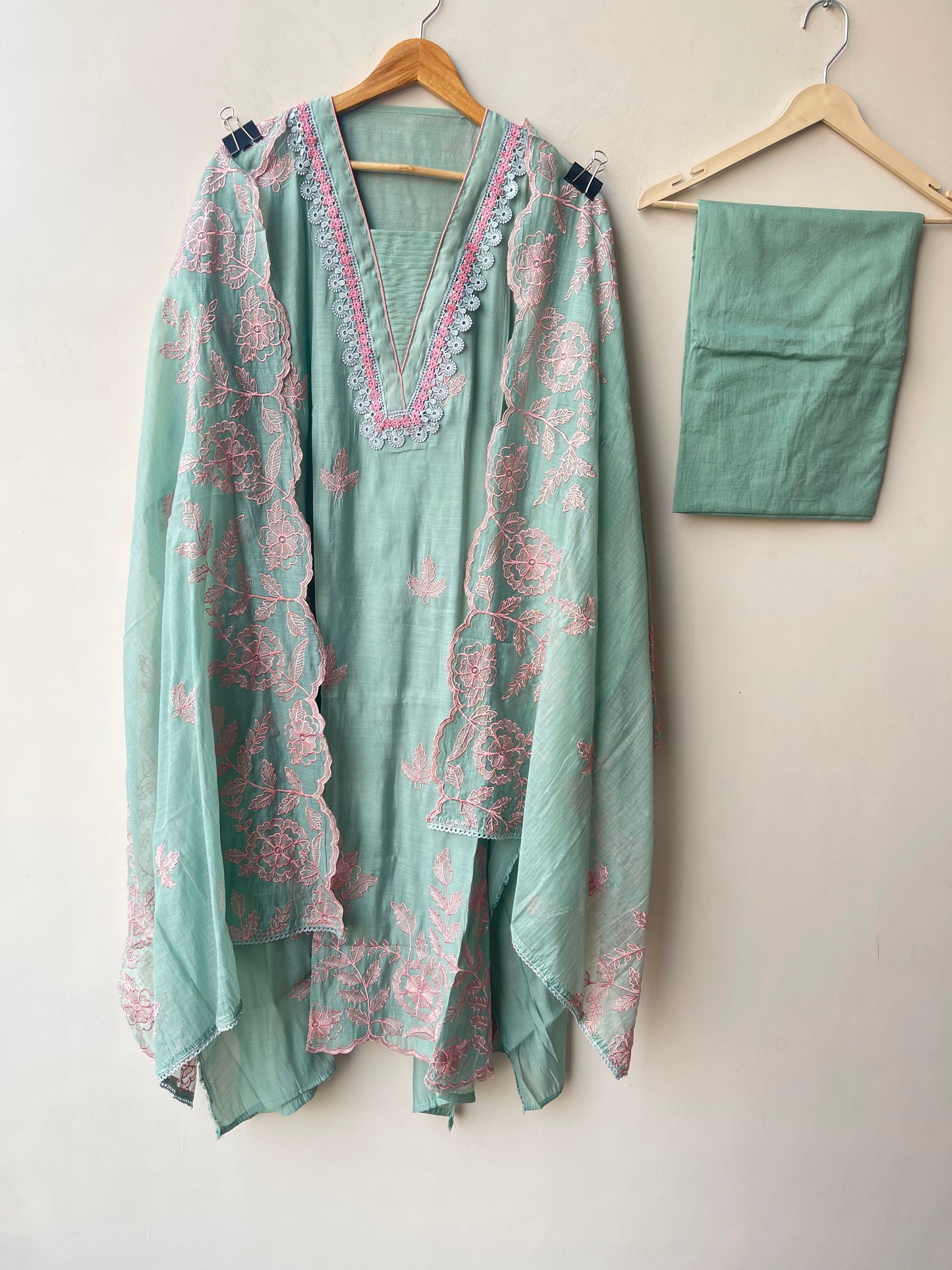 Mul chanderi unstitched ladies suit Rc19071