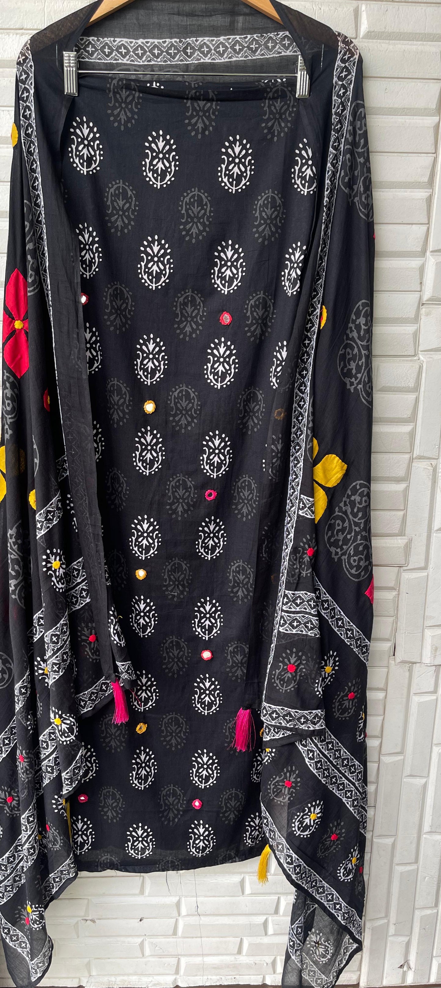 Mul cotton unstitched ladies suit Rc17365
