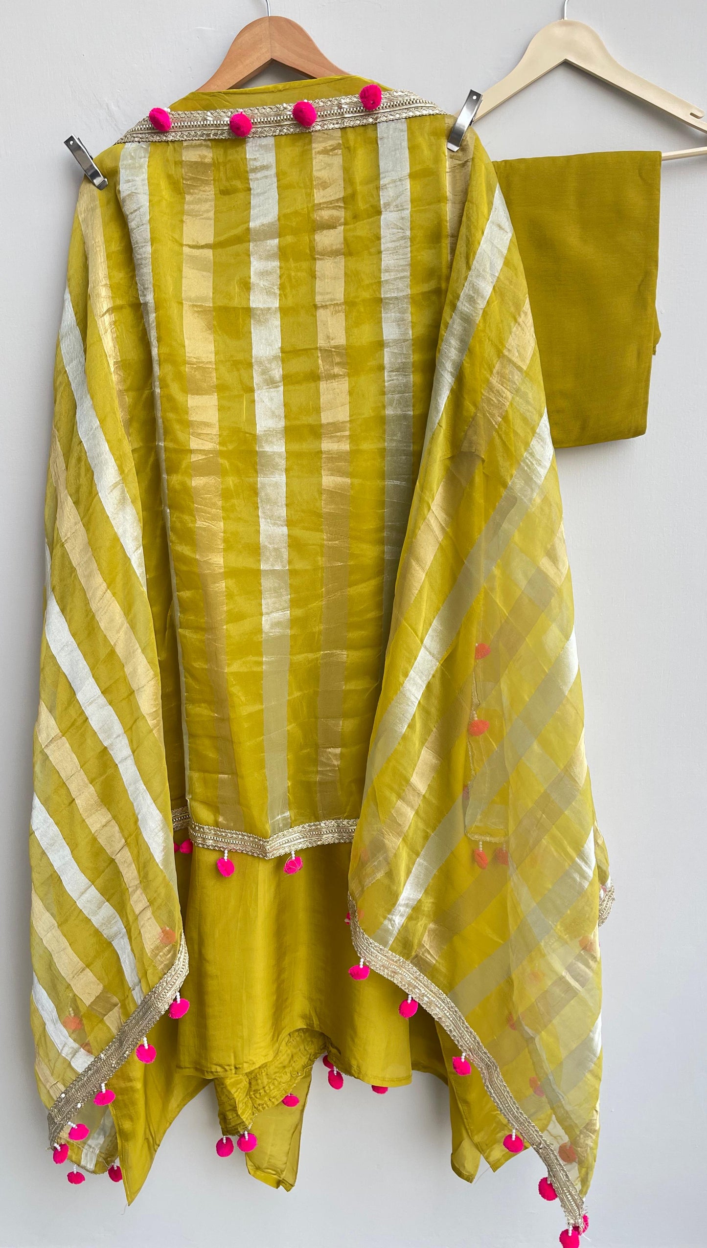 Satin crepe unstitched ladies suit Rc17946