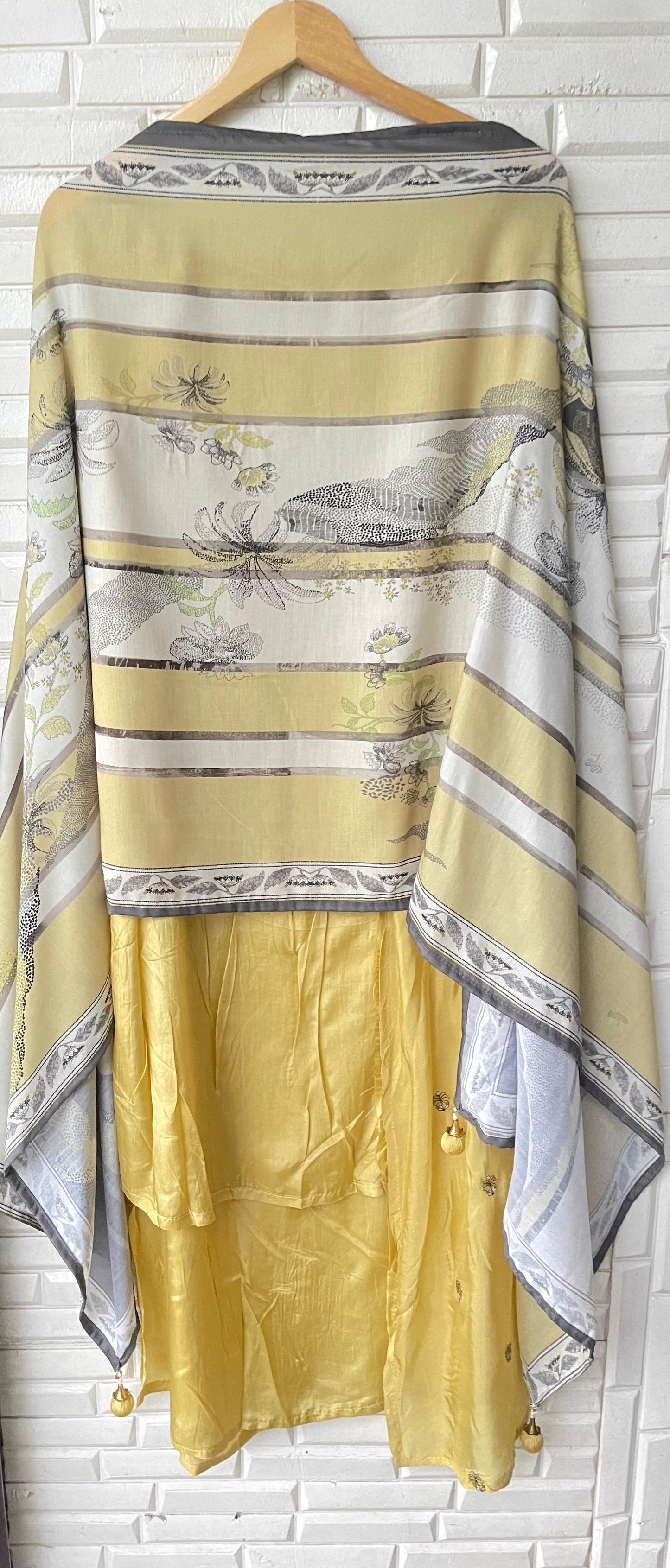 Paper silk unstitched ladies suit Rc17622