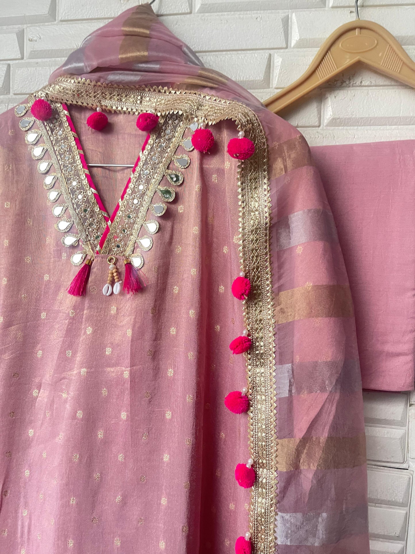 Banarasi shimmer silk unstitched ladies suit Rc17842 (b)