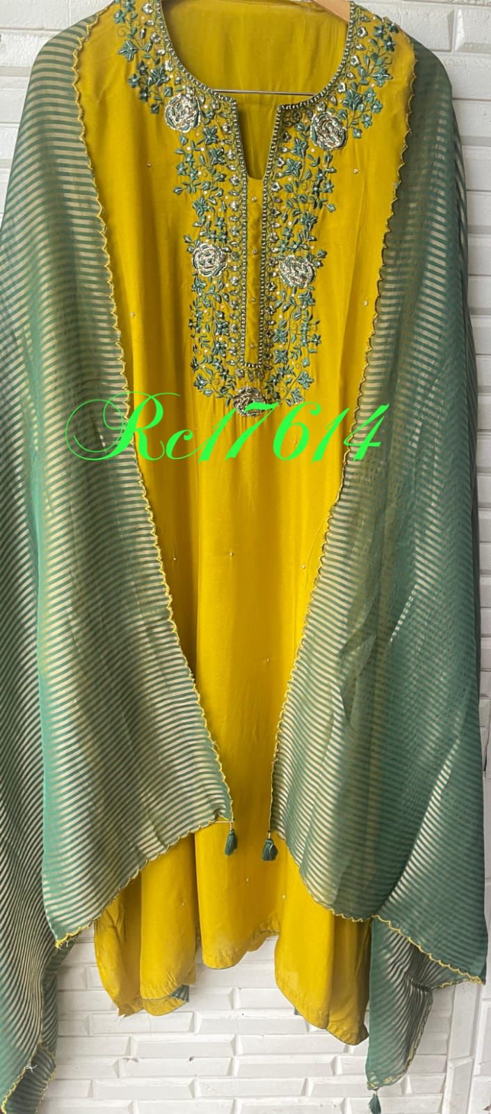 Silk unstitched ladies suit Rc17614