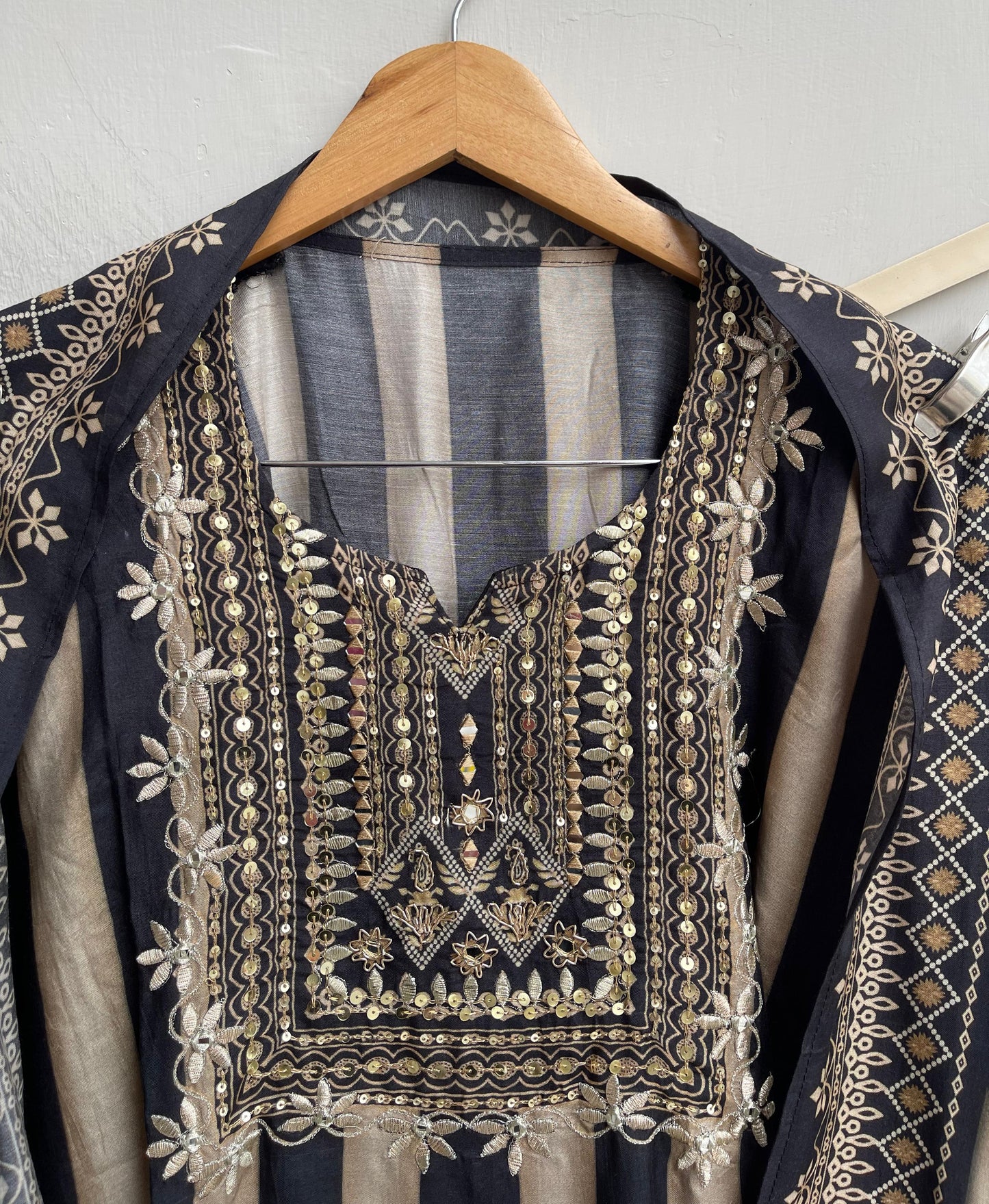 Muslin printed unstitched ladies suit Rc18578